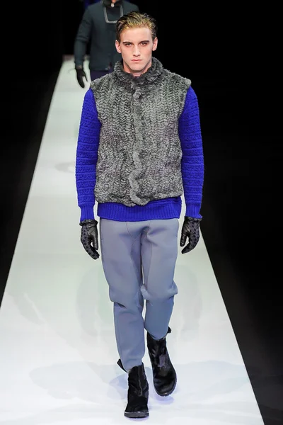 Look 75